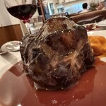 クネル - 道産牛尾っぽ肉の赤ワイン煮込み　にんじんのピュレ添え