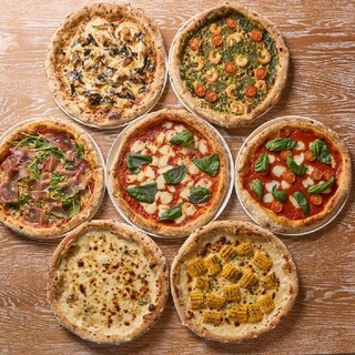 ピザはもちろん、タパスも豊富♪シェアして楽しい飲み会に！