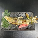 旬彩酌ビストロ志摩半島 - 季節の一品鮎塩焼き