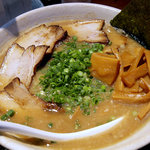 Niboshiaoki - 荒煮干しそば、650円＋肉250円＋メンマ100円。