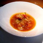 インカメラ コン テラッツァ - シンプルで美しい器。ミネストローネはパン付き。