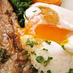 オステリア アックアインボッカ - 絶妙な火入れのポーチドエッグ