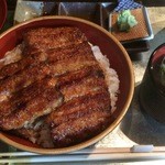 うなどん4800円。かなり高めですが、食べてみてもらいたい。