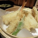 まる福 - いかにも軽そうな仕上がりの見た目