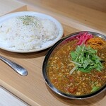 駅前本格カレー Kurred - 黒胡麻坦々カレー