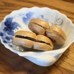 小ざさ - 小豆餡と白餡の2種類