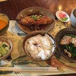 菜っぱ - (多少食べてますが 味噌汁、デザート付)