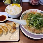 ラーメン 魁力屋 - 料理写真: