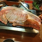 Oosaka Yakiniku Horumon Futago - はみでとるやないか～ι(｀ロ´)ノ