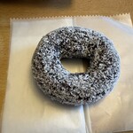 ミスタードーナツ - 料理写真:ココナッツチョコレート183円。 チョコレート生地にシャリシャリのココナッツをトッピングしてあります。