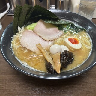 横浜らーめん 壱八家_0