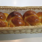 ステーキハウス スエ - 自家製パン