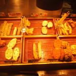 はなまるうどん - 店内の天ぷらたち(2015.4.4)