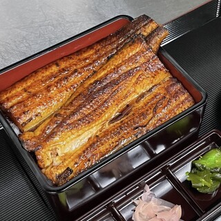 大ぶり鰻をリーズナブルに。「上」のふわとろ食感が自慢