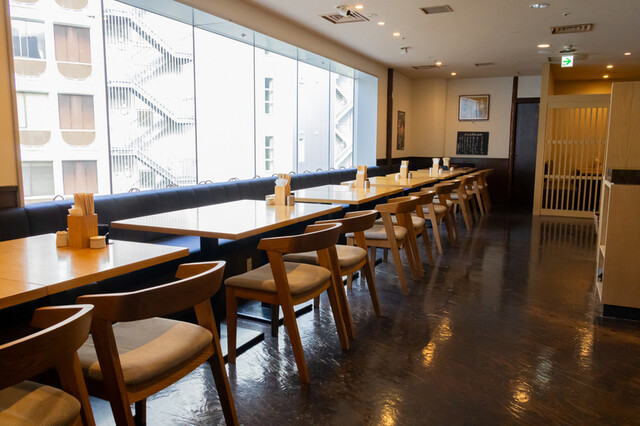 座席 : 十割そば否否五杯と本家かのや （【旧店名】本家 かのや 鹿児島