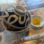 敦賀ヨーロッパ軒 - 料理写真:蓋が浮いてカツが飛び出しています