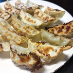 幸楽苑 - 料理写真:焼き餃子~♬