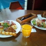 The lounge on the water