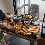 パン メゾン デパ - ドンドン追加でパンが並びます