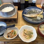 炊きたてごはん食堂 こめやさかなや - 料理写真: