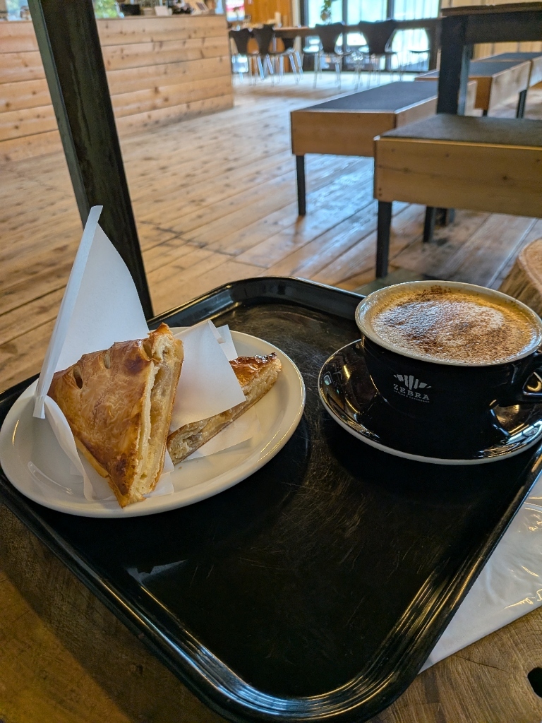 写真 : ゼブラ コーヒーアンドクロワッサン 津久井本店 （ZEBRA Coffee