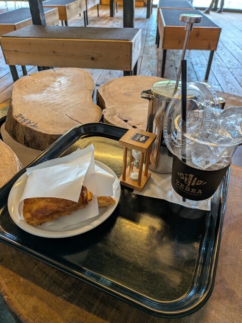 ゼブラ コーヒーアンドクロワッサン 津久井本店 （ZEBRA Coffee