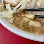 ラーメン二郎 - 「ラーメン」のスープ
            2026年6月18日