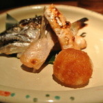 酒とそば まるき - 桜鱒　かぶととハラスの塩焼き