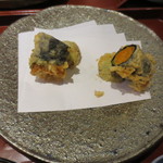天雅 - ウニの天ぷらです。