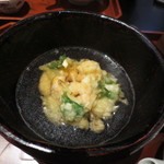 天雅 - 一番出汁をかけたところ。