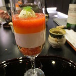 天雅 - デザートは苺のクープ。上から苺のシャーベット、ムース、コンポートです。