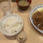 洋食屋 双平 - ビフカツとエビフライ定食。