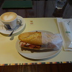 PANINO GIUSTO - パニーニとカプチーノ