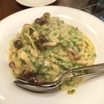 PASTAVOLA - キノコとシラスの生海苔カルボナーラ