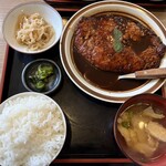 佐藤 - 料理写真:ハンバーグ定食300g