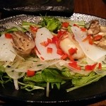 Torinoza - 牡蠣とイカのサラダ。