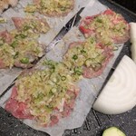鉄板焼肉 うちだ - 紙のまま焼きます！