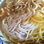 ぎお門 - ぎお門のカレー蕎麦大盛りなので底から大量のそばが…（15.03）