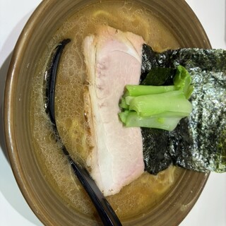家系ラーメン 革新家 TOKYO_0