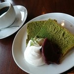 CAFE＆BAR 楽水楽山 - 抹茶のケーキ