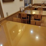 レストラン　むさし - 4人席が多い