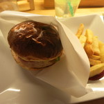 アボカド＆イタリアンバル トディーズ - ポテトもついてます。