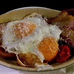 BARU 竹末 - 「猪ベーコン、黒豚ベーコンとグリーンアスパラの目玉焼き。」（700円）