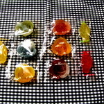 青梅・ラズベリー・あんず・ピーチ・ヨーグルト・レモン・ミント・ロースヒップ・カモミールの9種類(^。^)y-.。o○