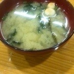 Okonomiyaki Teppanyaki Maruchan - サービスされた味噌汁