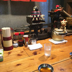 日の出製麺所 - やかんの中に冷水が入っています