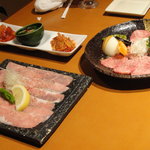Daikanyama - 豚トロ塩、上タン塩、漬物盛