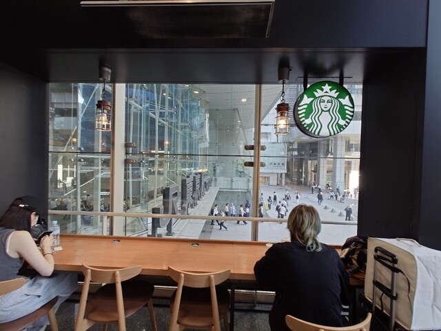 STARBUCKS COFFEE JR toukyou eki nihonbashiguchi ten - Tokyo/Cafe