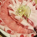沖縄料理 あぐー豚 しゃぶしゃぶ AGU- - ロースとバラ