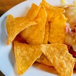 ラーメン サンガ - 【メキシコっぽいまぜそば】のメキシコっぽい具のトルティーヤチップス